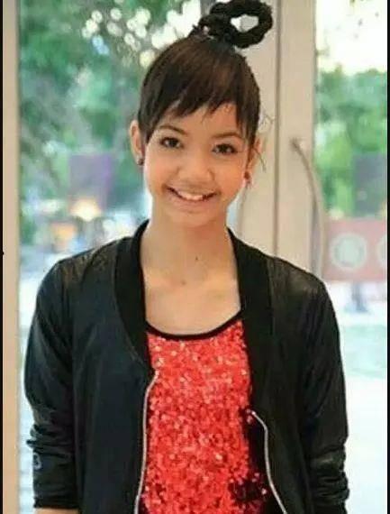 娱乐吃瓜女艺人出道