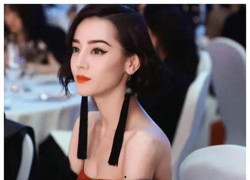 娱乐吃瓜里的阿雅是谁,娱乐吃瓜界的“瓜王”揭秘